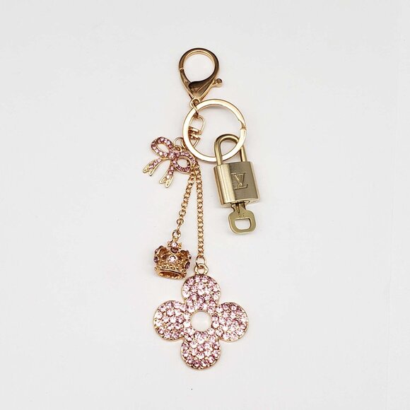 Authentic Louis Vuitton Lock & Key with unbranded Pink Clover Bagcharm 111625 - Picture 2 of 9